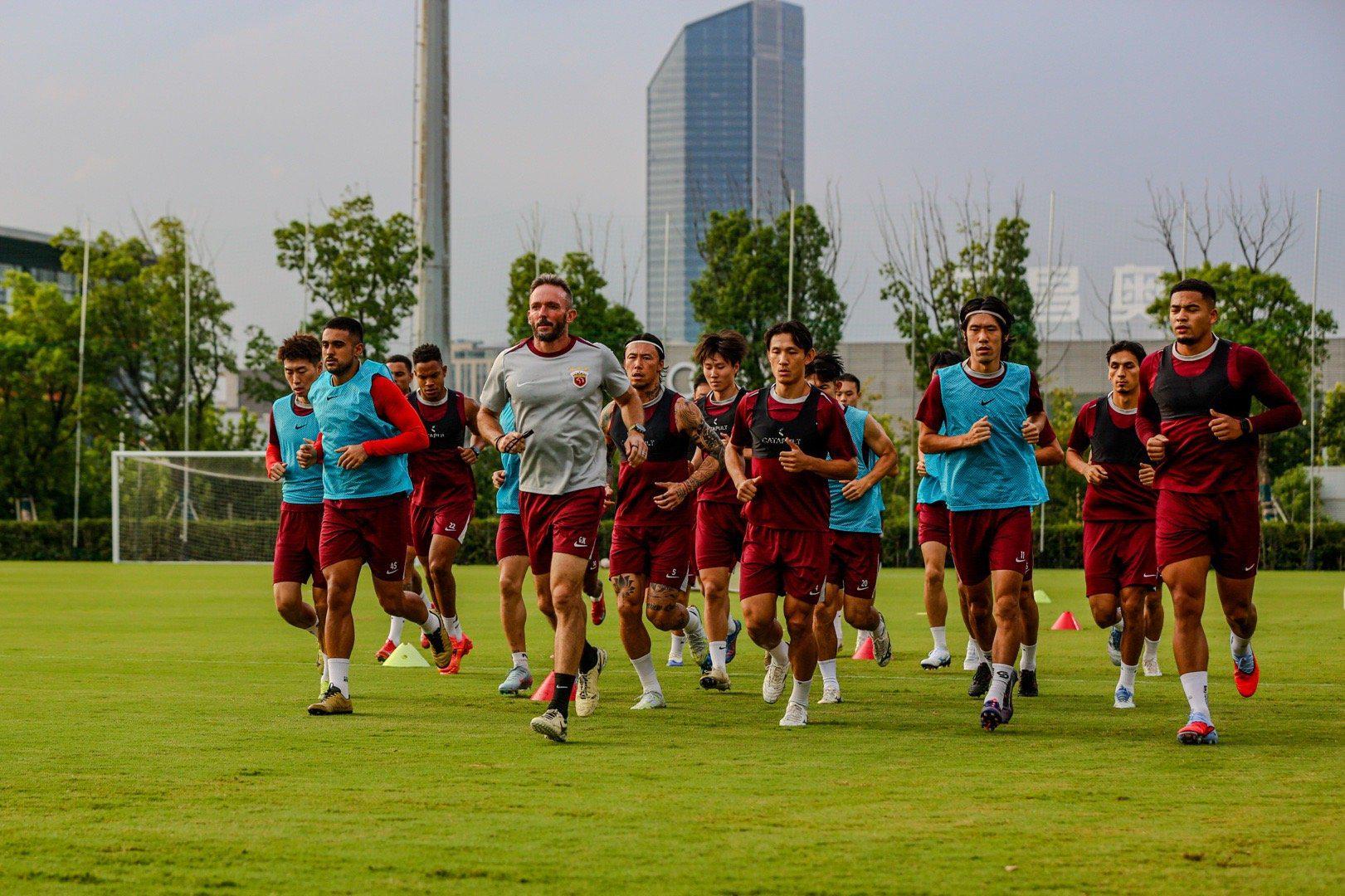 海港全队本周三重新集结备战，李昂、徐新因伤缺席合练